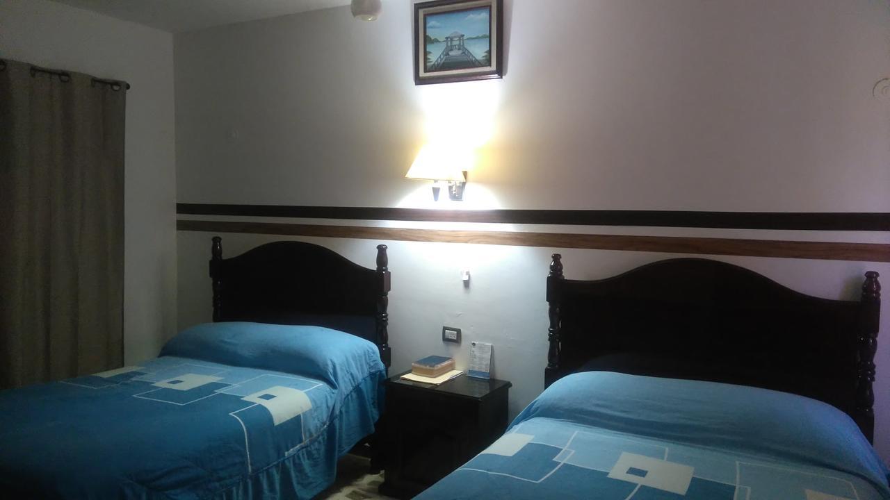 Hotel Claudia Macuspana エクステリア 写真