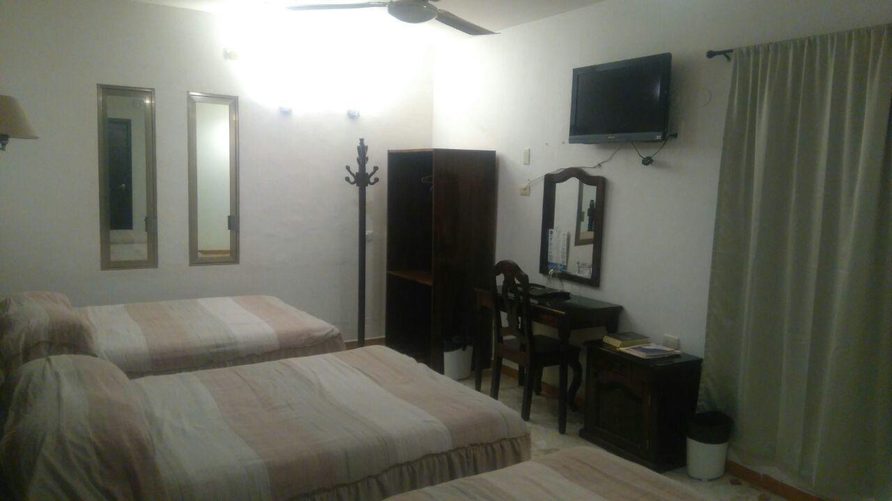 Hotel Claudia Macuspana エクステリア 写真